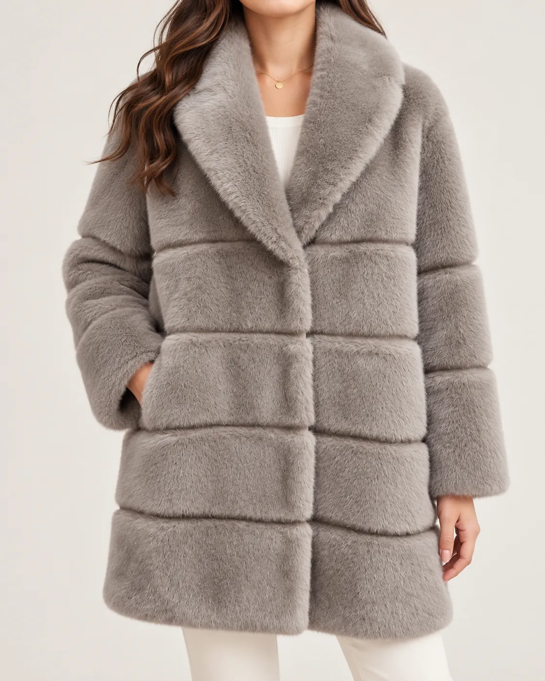 Cappotto in Pelliccia Taupe a pannelli